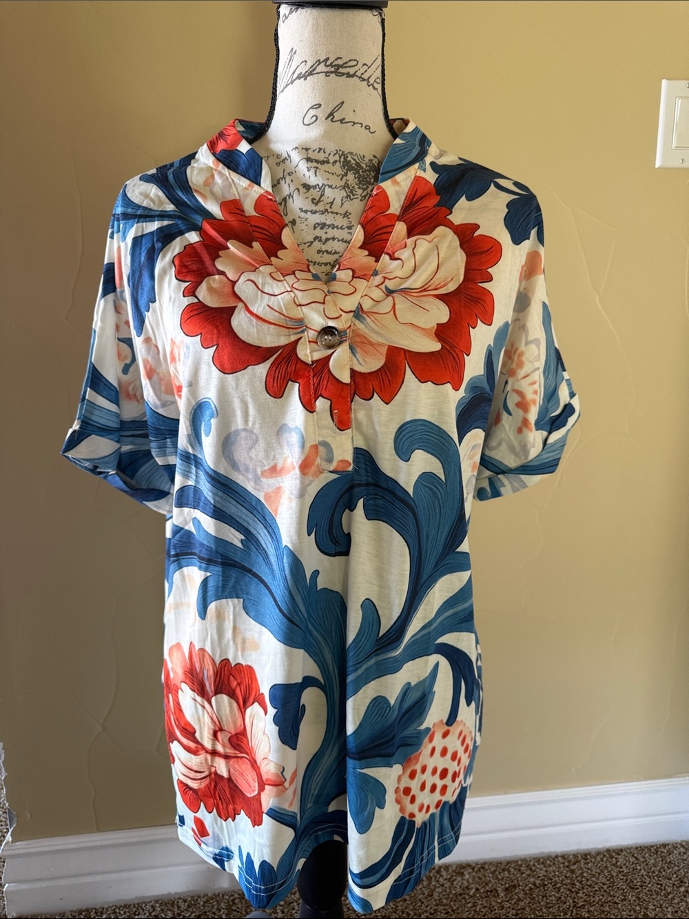 Floral Button-Front Tunic Top in Cream, Blue and Red